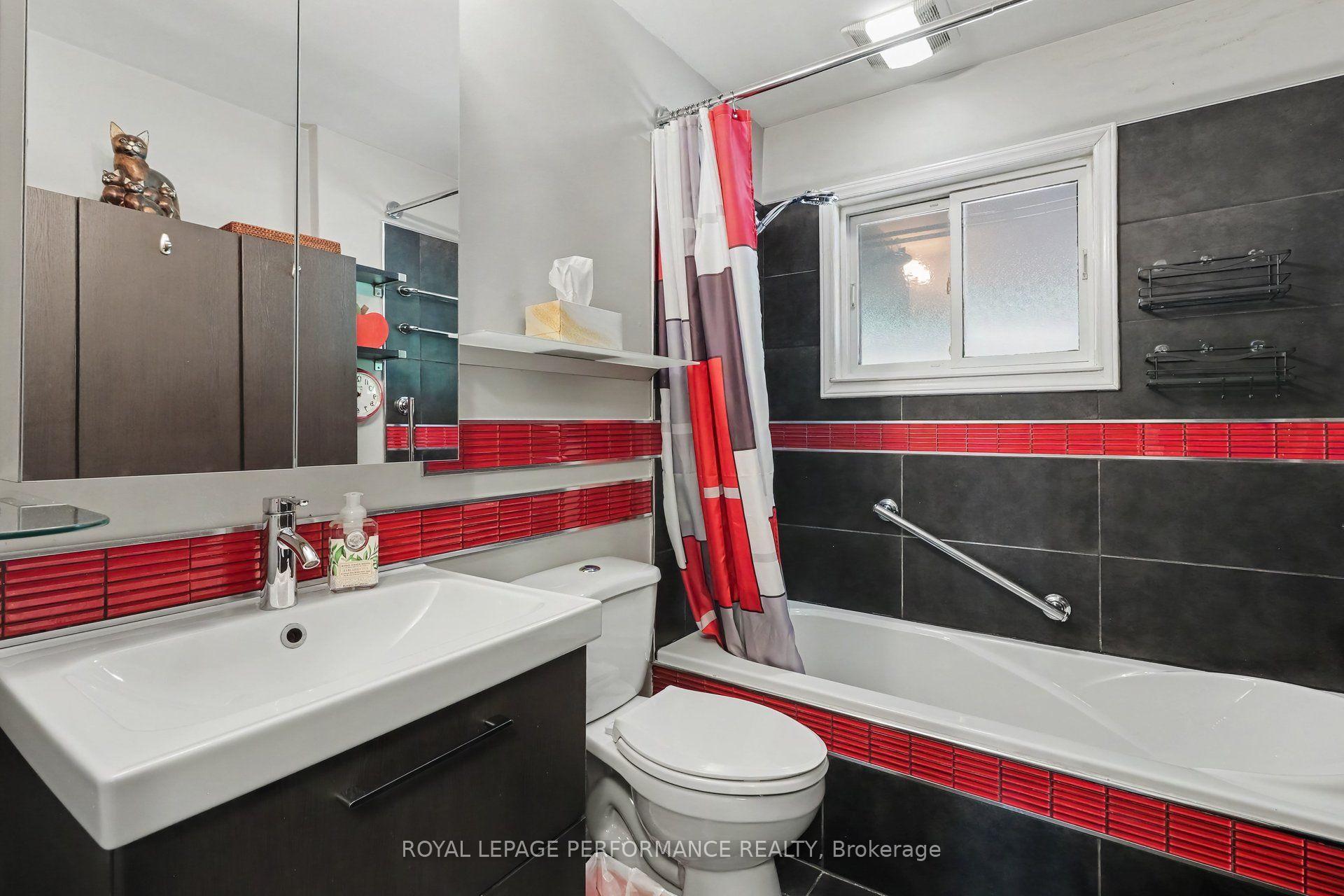Photo 17 of 1147 Parkway Drive, Ottawa, Parkway Park — HOMEH