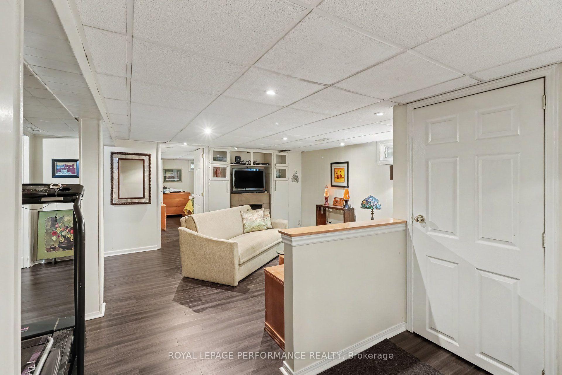 Photo 21 of 1147 Parkway Drive, Ottawa, Parkway Park — HOMEH
