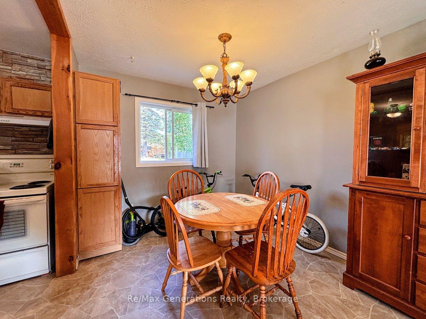 Photo 4 of 72 Hemlo Drive, Marathon — HOMEH