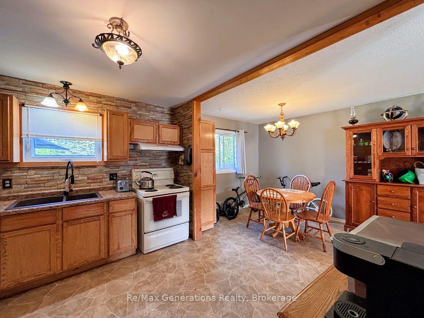 Photo 5 of 72 Hemlo Drive, Marathon — HOMEH