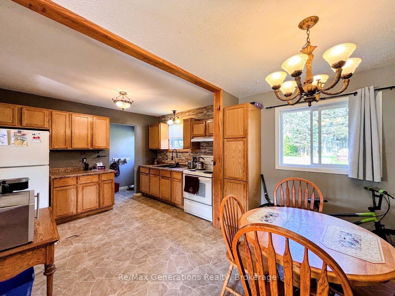 Photo 6 of 72 Hemlo Drive, Marathon — HOMEH