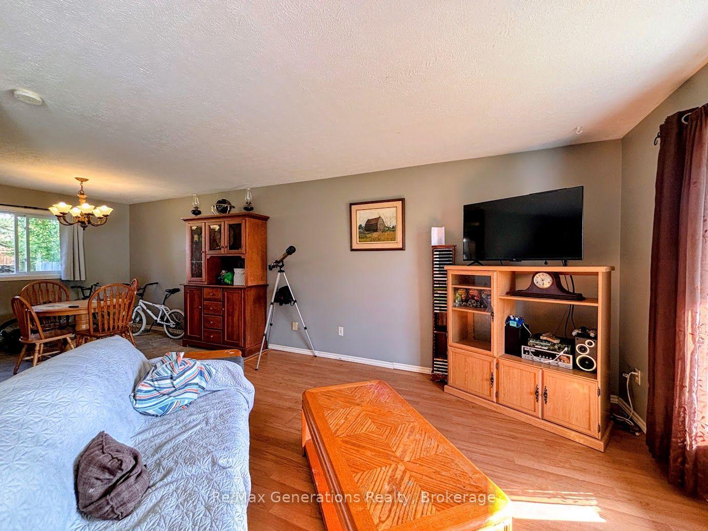 Photo 8 of 72 Hemlo Drive, Marathon — HOMEH