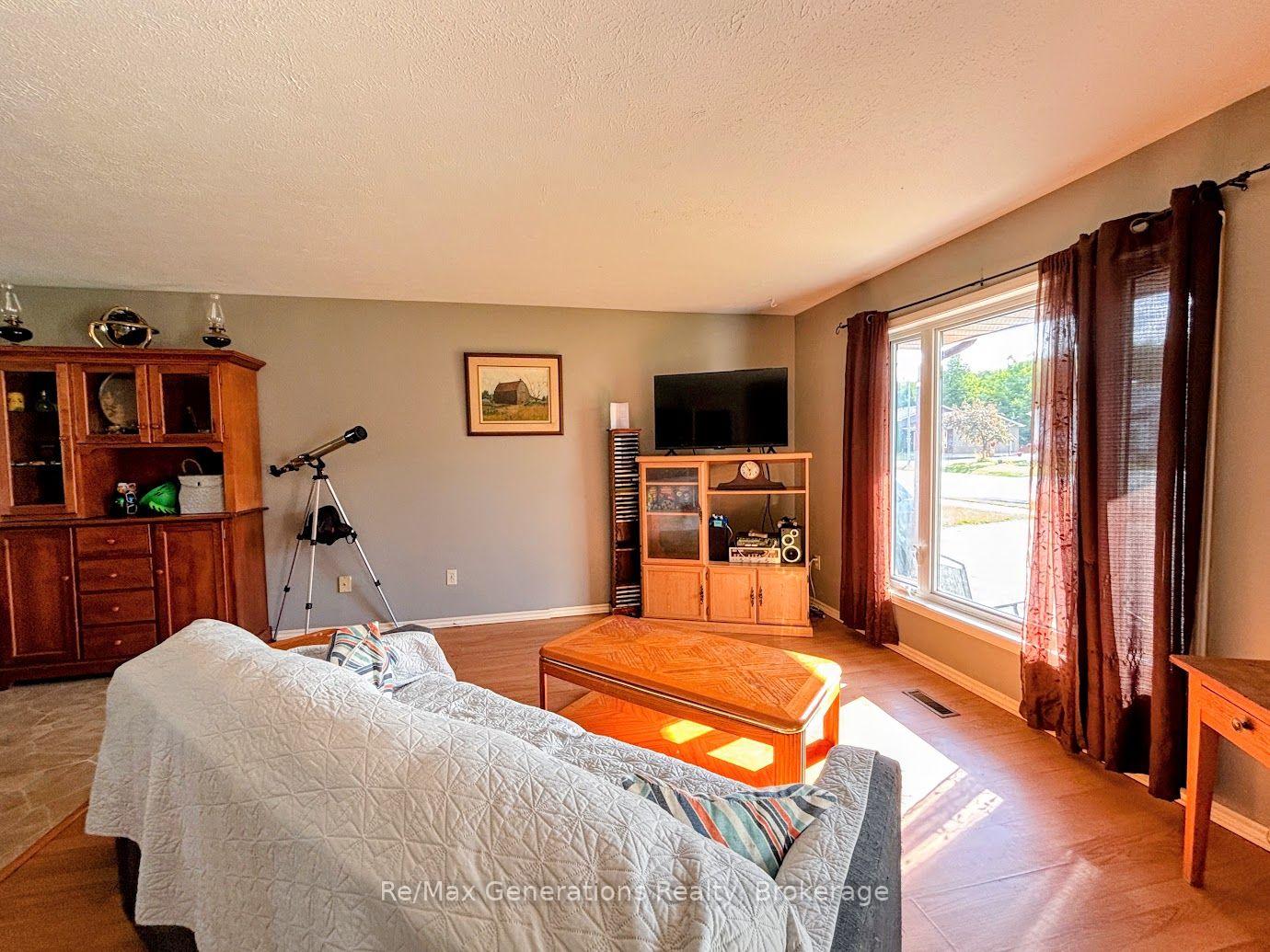 Photo 9 of 72 Hemlo Drive, Marathon — HOMEH