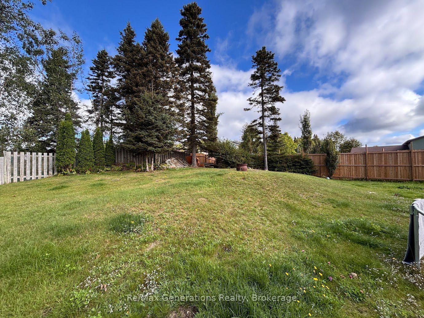 Photo 26 of 72 Hemlo Drive, Marathon — HOMEH