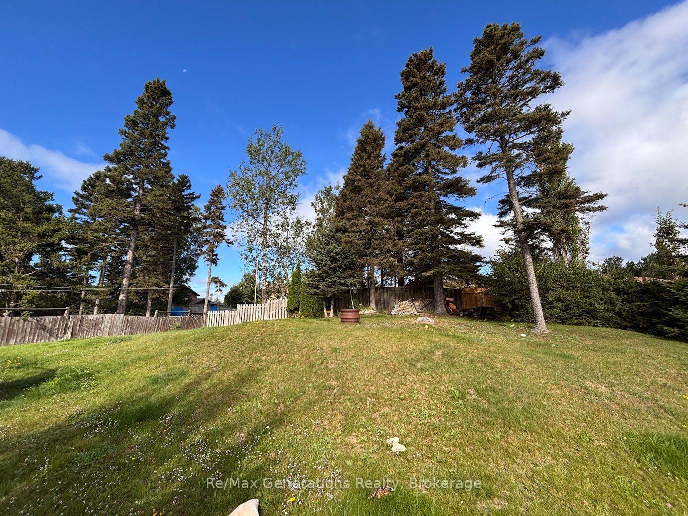 Photo 31 of 72 Hemlo Drive, Marathon — HOMEH