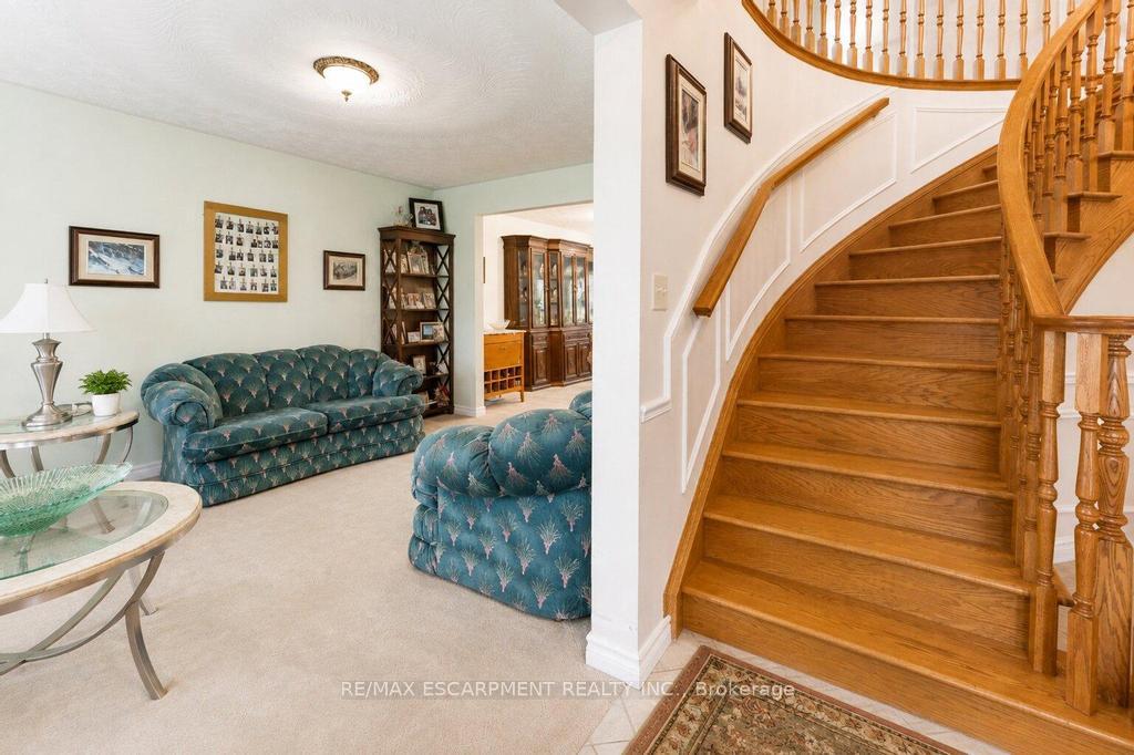 Photo 5 of 33 Maryvale Avenue, Hamilton, Dundas — HOMEH
