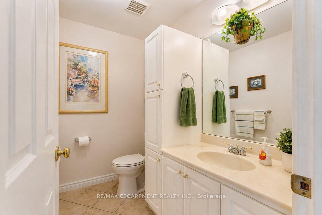 Photo 6 of 33 Maryvale Avenue, Hamilton, Dundas — HOMEH