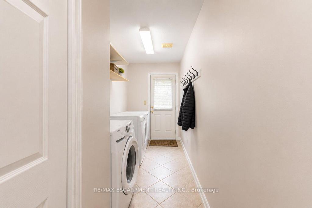 Photo 14 of 33 Maryvale Avenue, Hamilton, Dundas — HOMEH