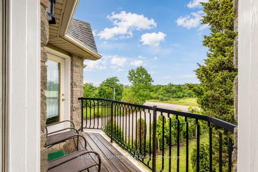 Photo 17 of 33 Maryvale Avenue, Hamilton, Dundas — HOMEH