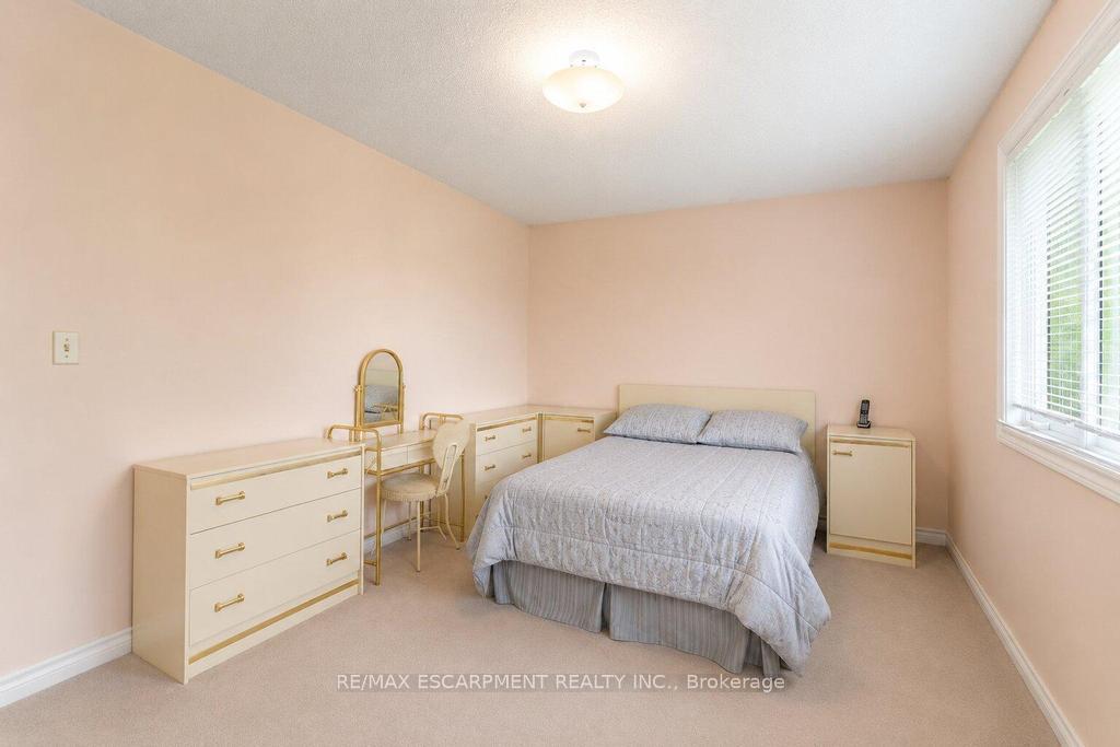Photo 19 of 33 Maryvale Avenue, Hamilton, Dundas — HOMEH