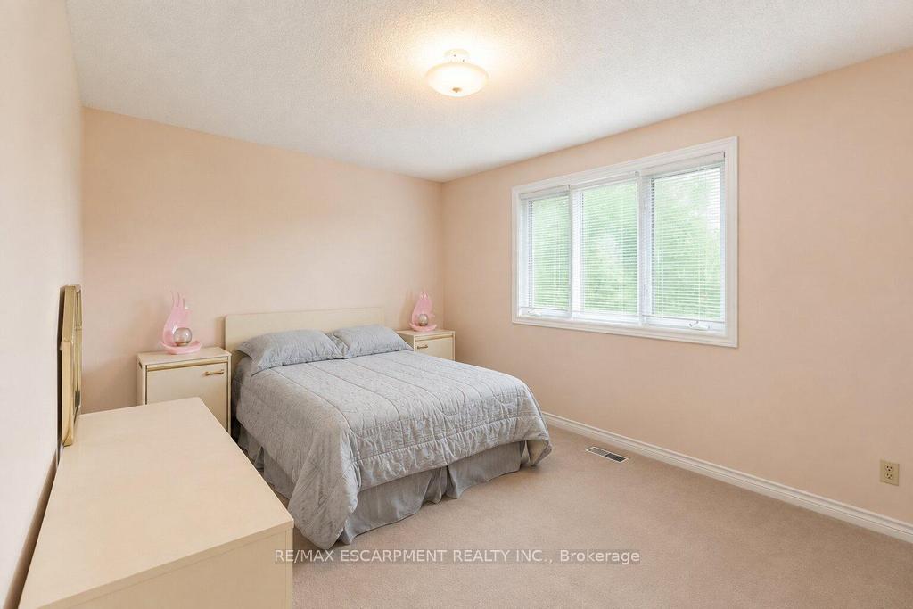Photo 21 of 33 Maryvale Avenue, Hamilton, Dundas — HOMEH