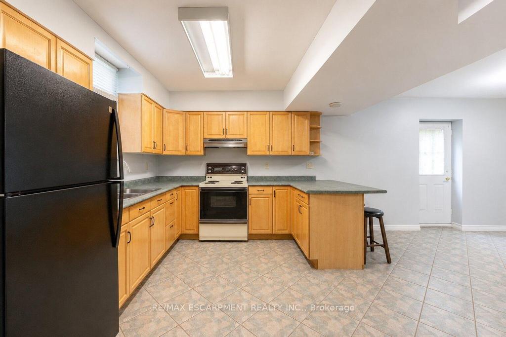 Photo 24 of 33 Maryvale Avenue, Hamilton, Dundas — HOMEH