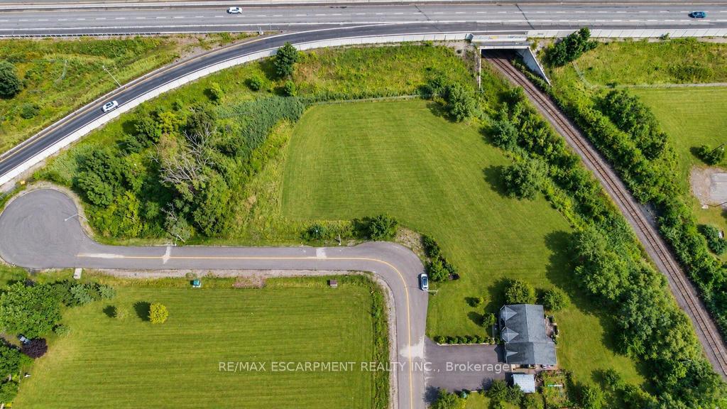 Photo 31 of 33 Maryvale Avenue, Hamilton, Dundas — HOMEH