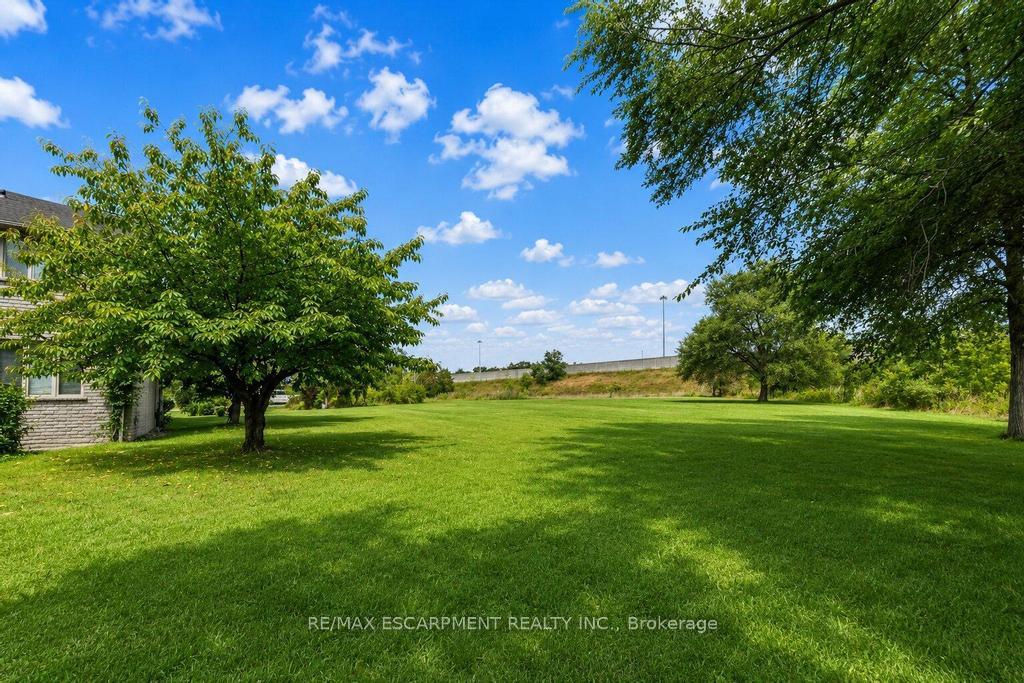 Photo 32 of 33 Maryvale Avenue, Hamilton, Dundas — HOMEH