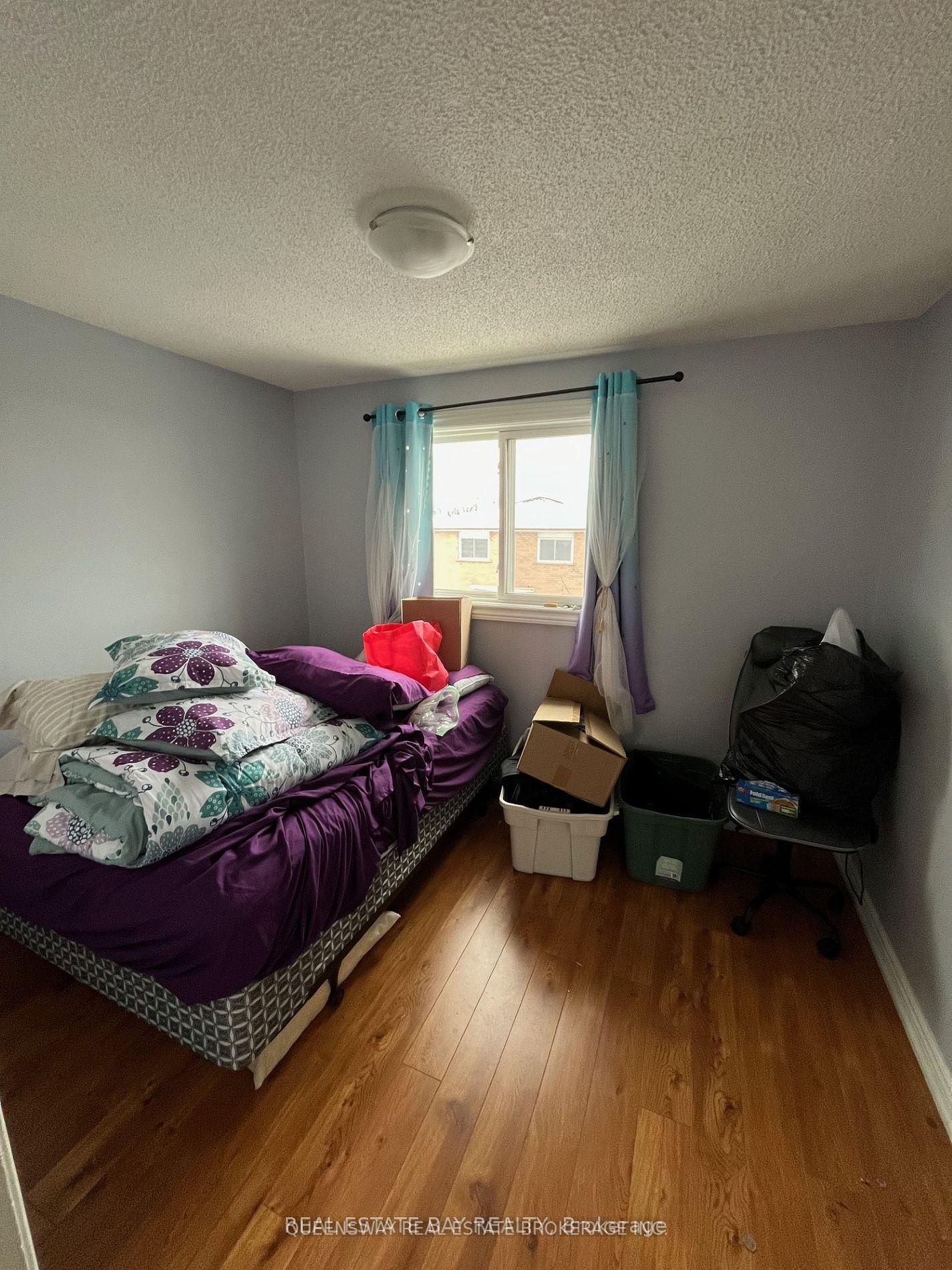 Photo 11 of 64 Provence Trail, Etobicoke, West Humber-Clairville — HOMEH