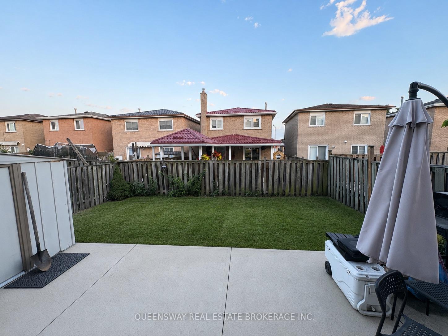 Photo 13 of 64 Provence Trail, Etobicoke, West Humber-Clairville — HOMEH