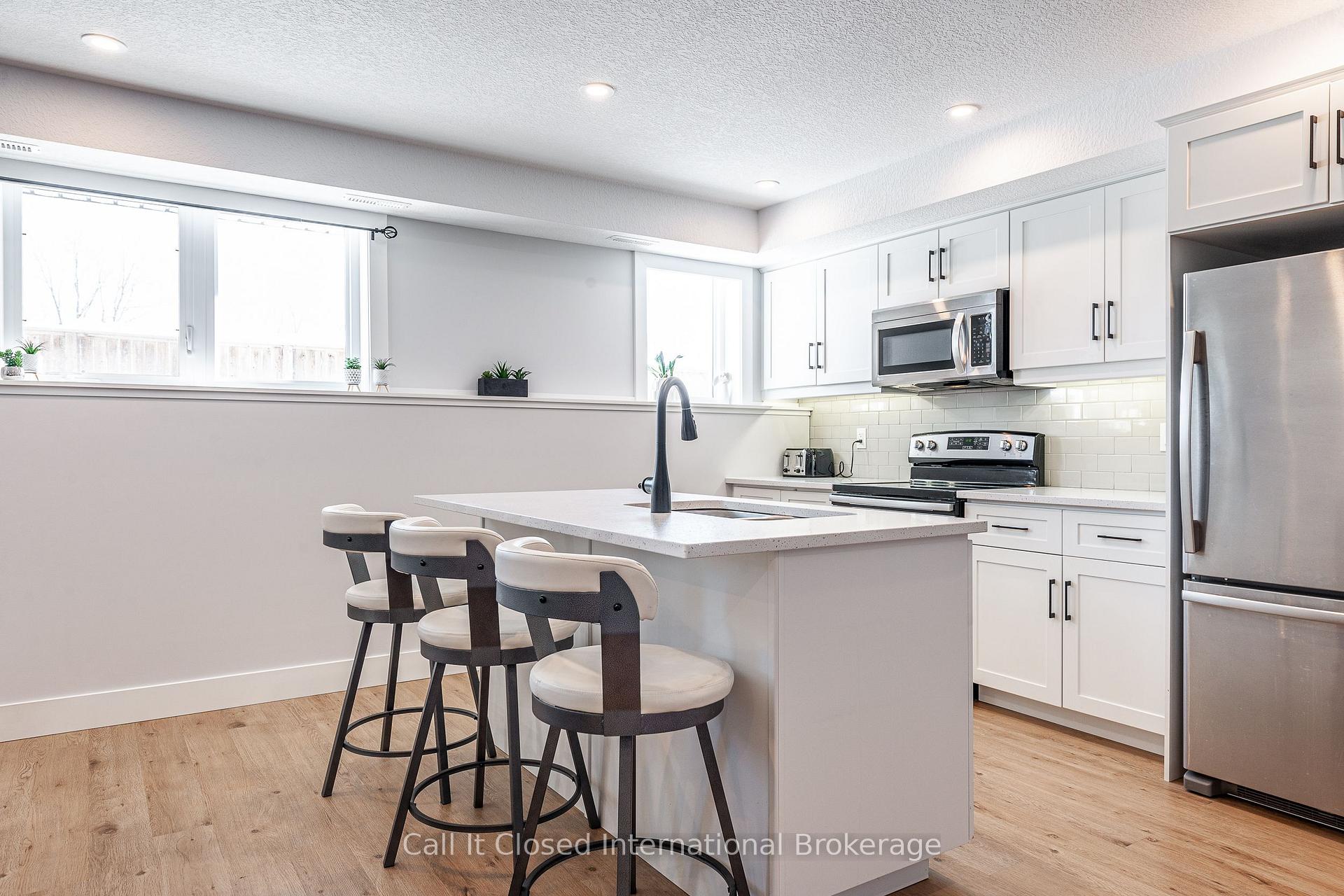 Front of Unit 8, 3192 Vivian Line 37