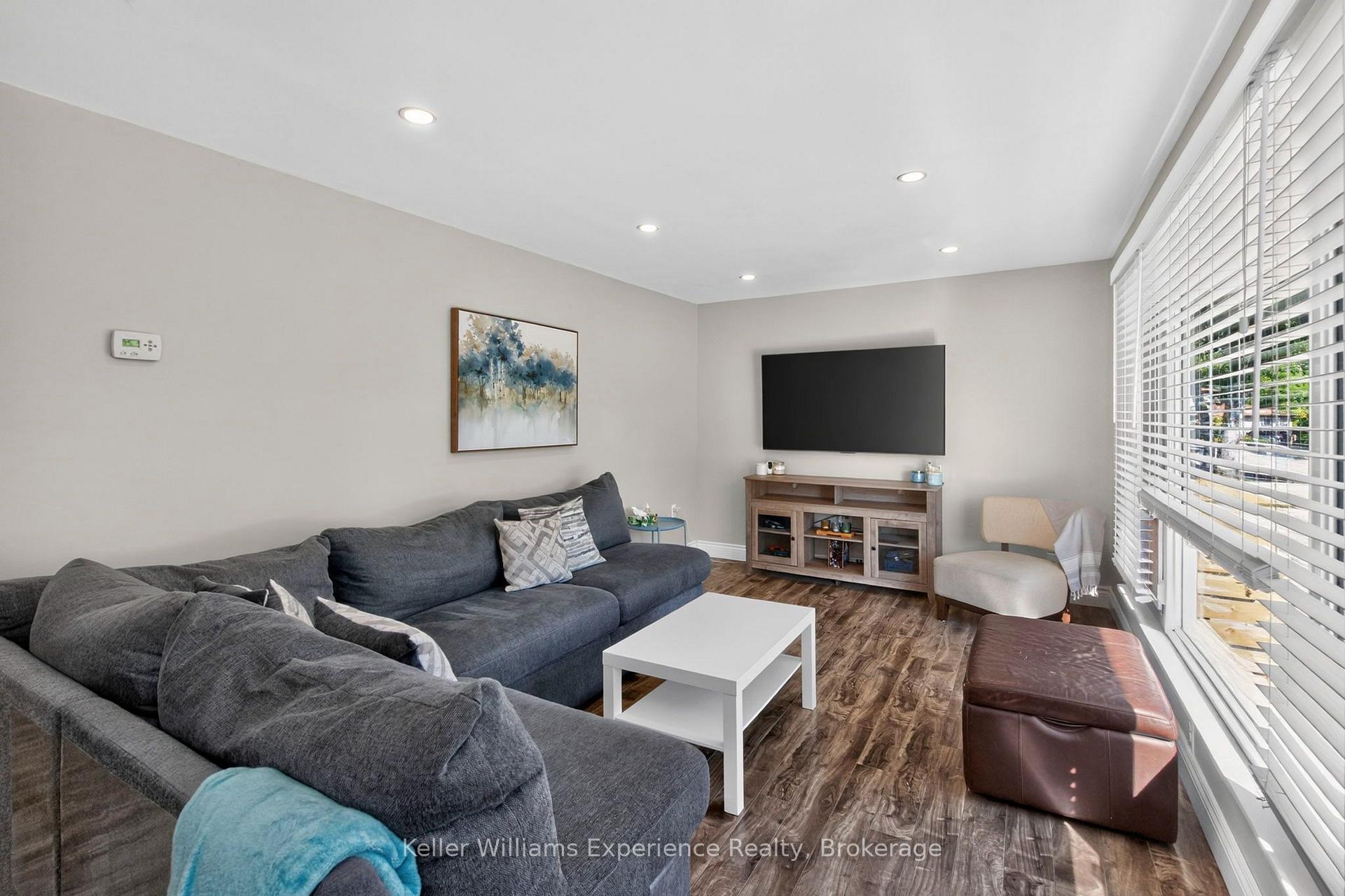 Photo 13 of 128 Ninth Street, Midland — HOMEH