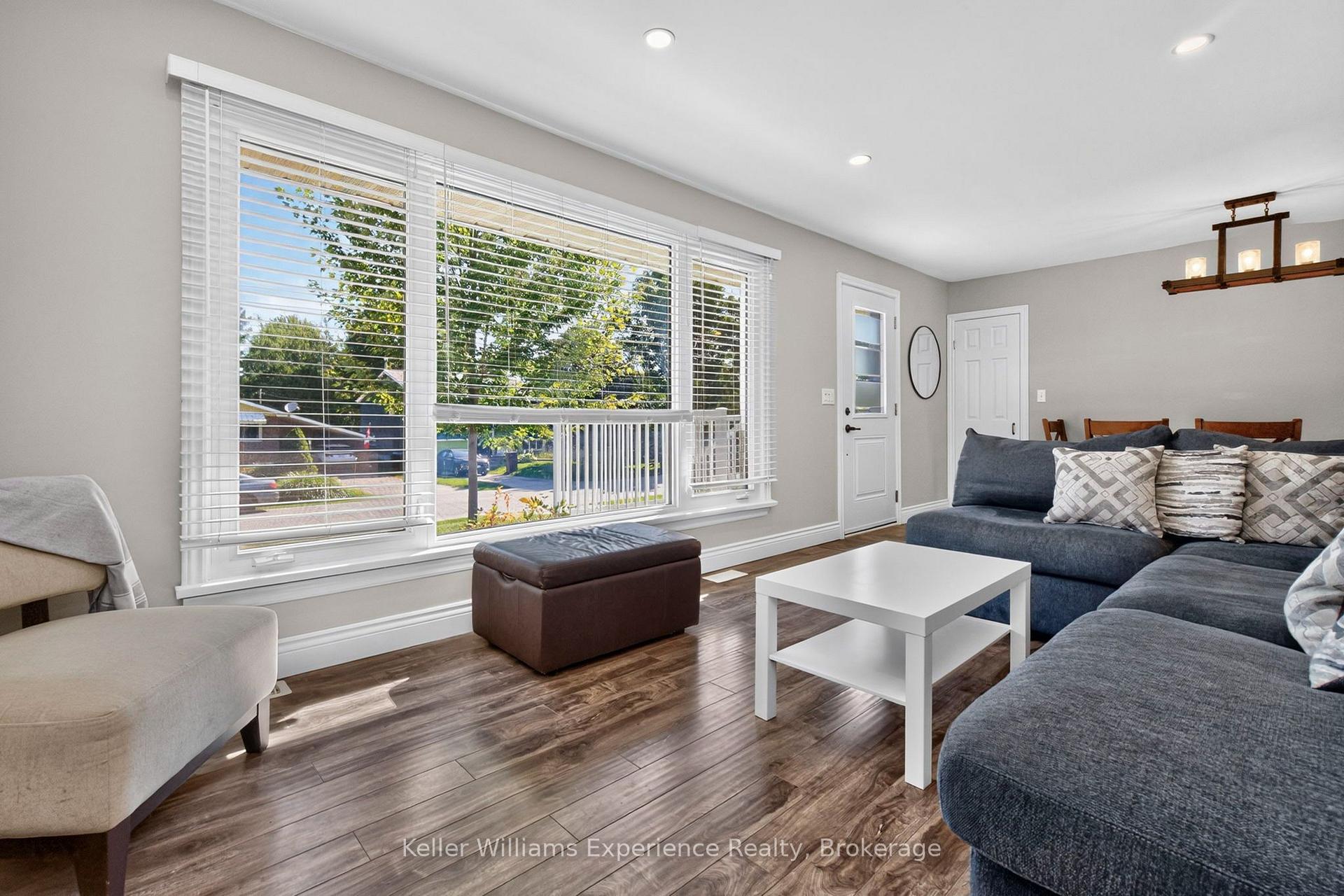 Photo 15 of 128 Ninth Street, Midland — HOMEH