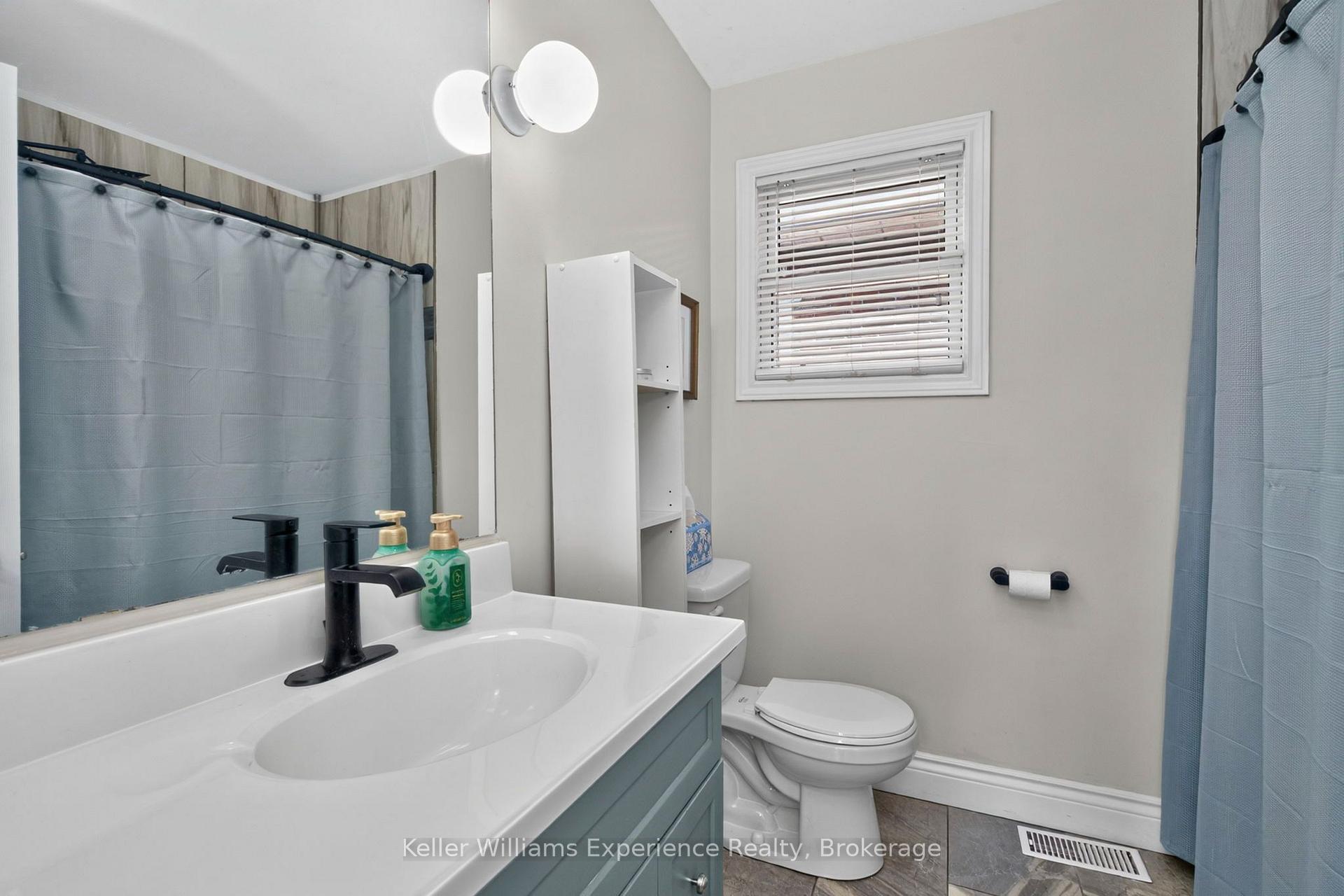Photo 20 of 128 Ninth Street, Midland — HOMEH
