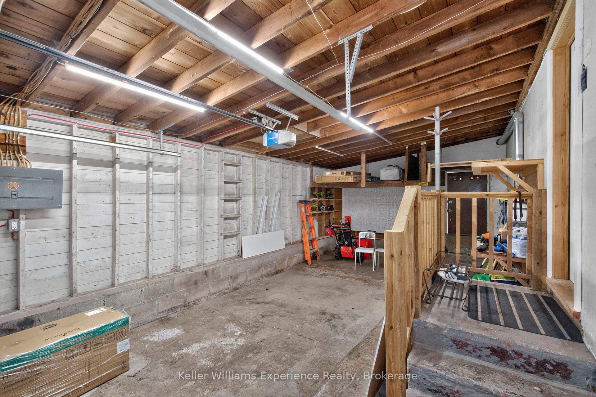 Photo 30 of 128 Ninth Street, Midland — HOMEH