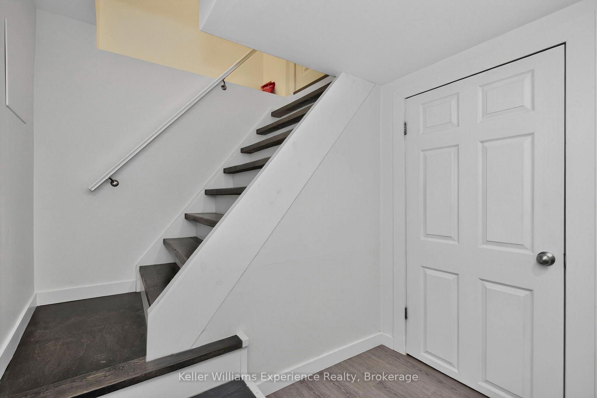 Photo 32 of 128 Ninth Street, Midland — HOMEH
