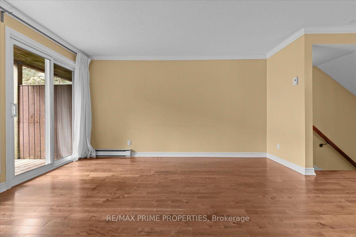 Photo 13 of Unit A, 6702 Jeanne Darc Boulevard, Ottawa, Convent Glen North — HOMEH
