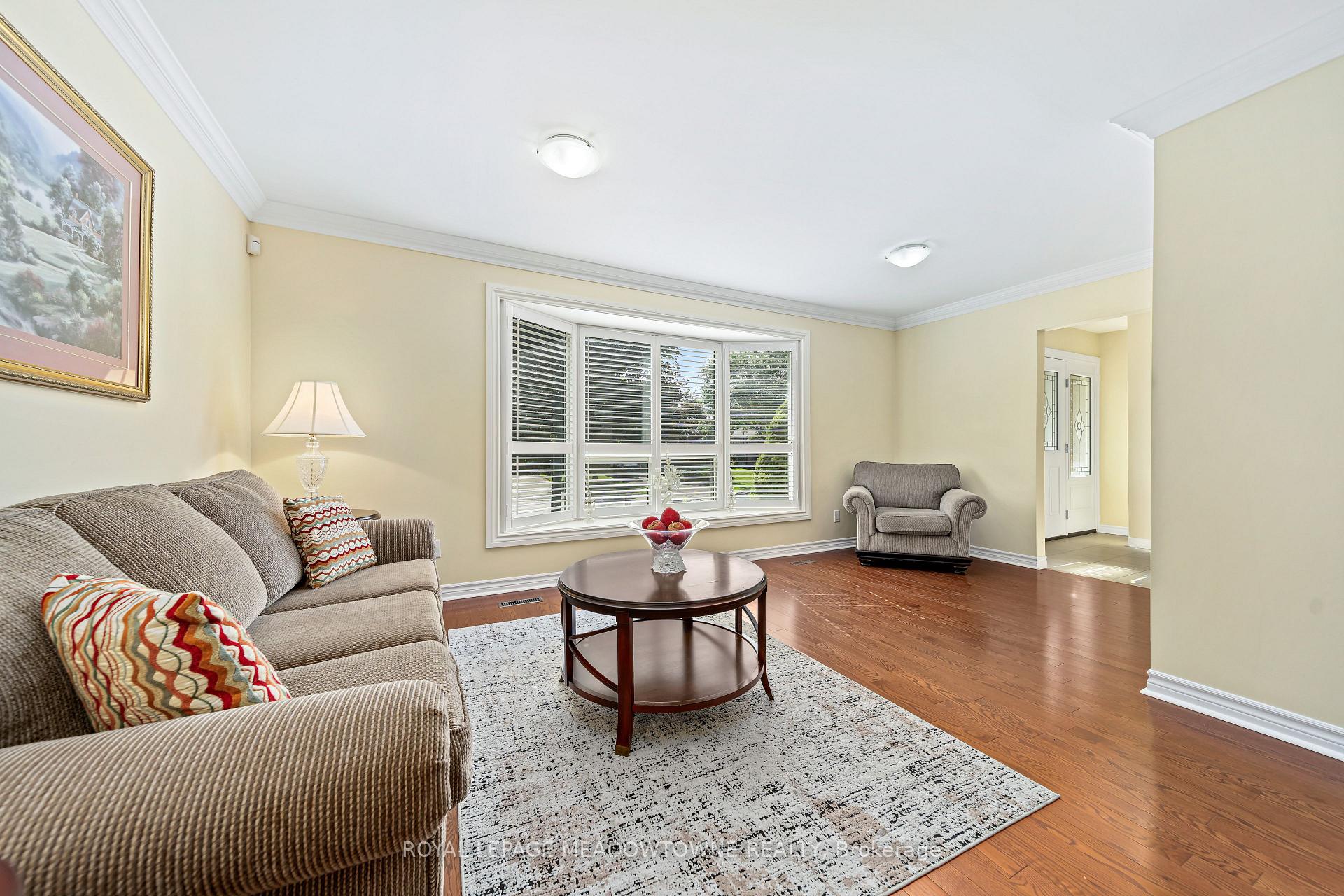 Photo 6 of 57 Dawson Crescent, Halton Hills, Georgetown — HOMEH
