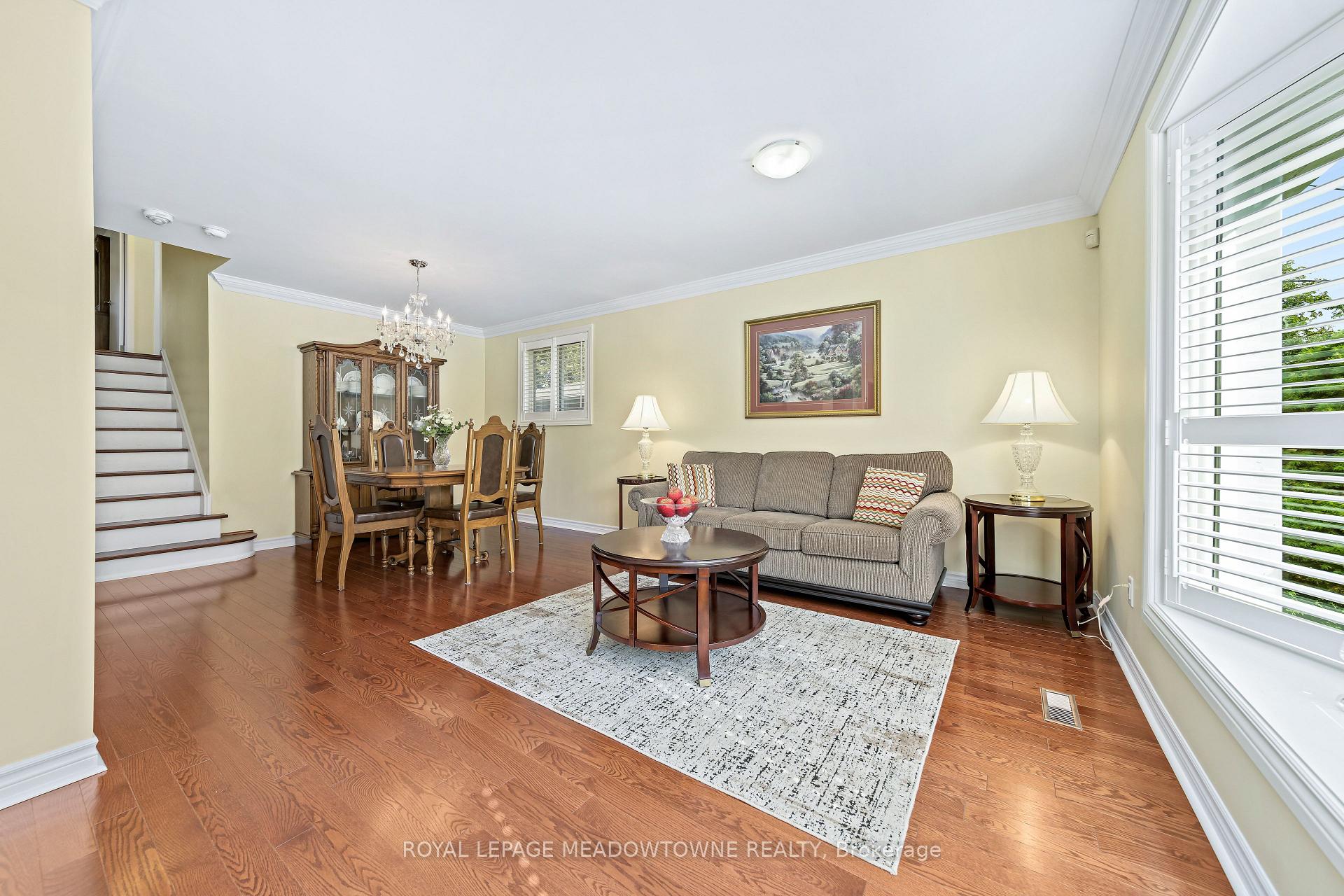Photo 7 of 57 Dawson Crescent, Halton Hills, Georgetown — HOMEH