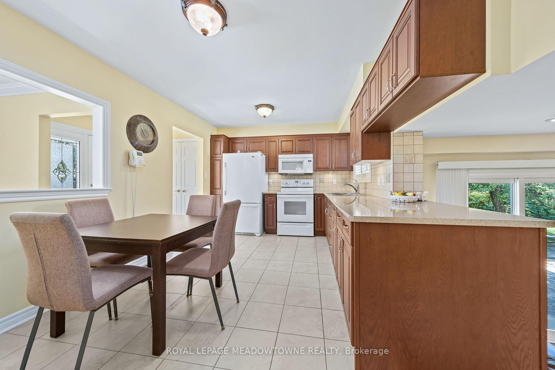 Photo 11 of 57 Dawson Crescent, Halton Hills, Georgetown — HOMEH