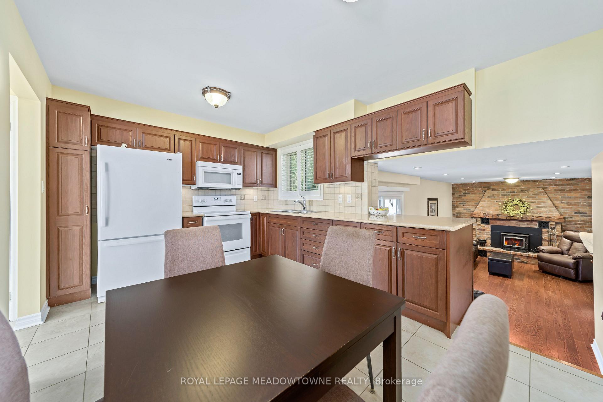 Photo 16 of 57 Dawson Crescent, Halton Hills, Georgetown — HOMEH