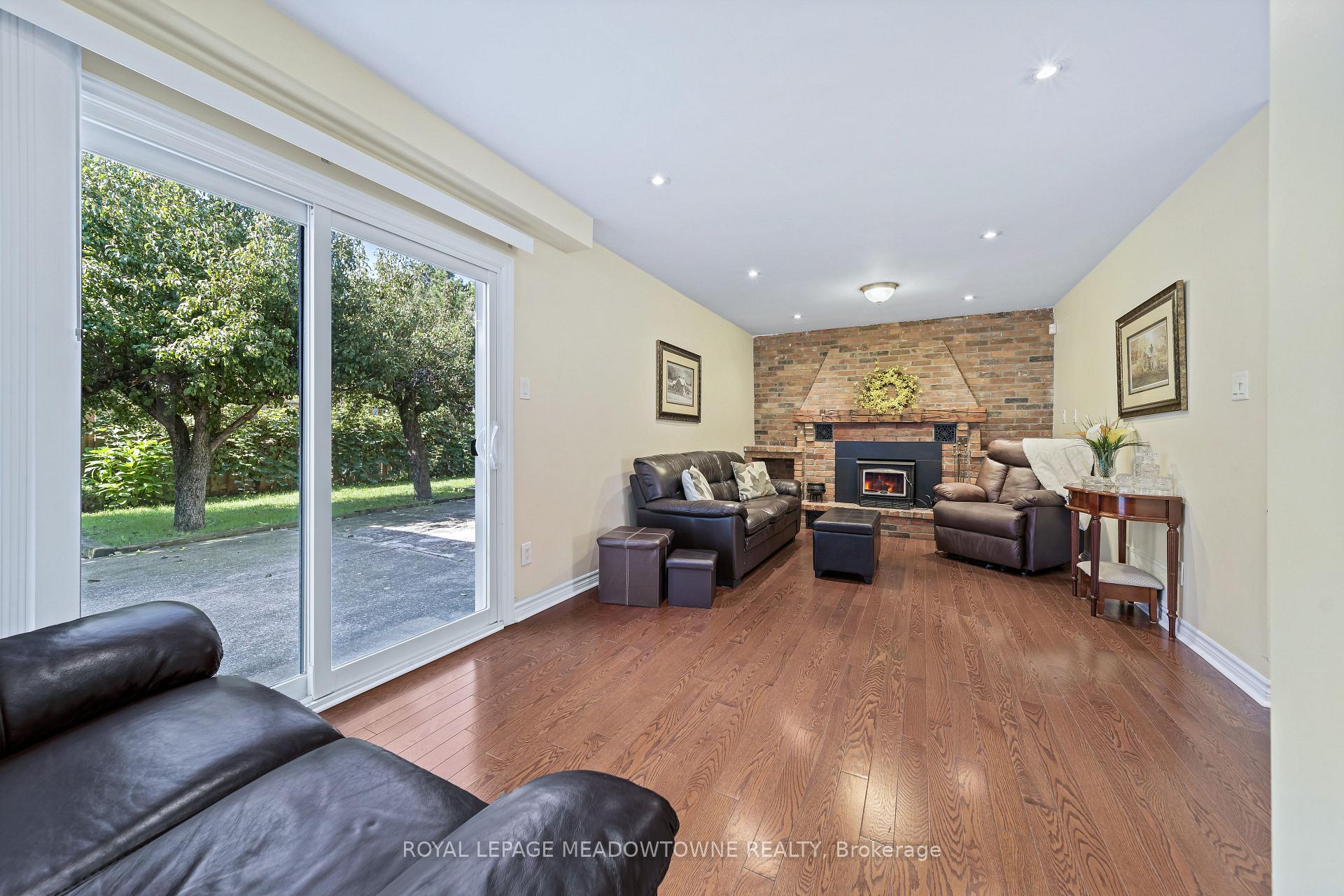 Photo 17 of 57 Dawson Crescent, Halton Hills, Georgetown — HOMEH
