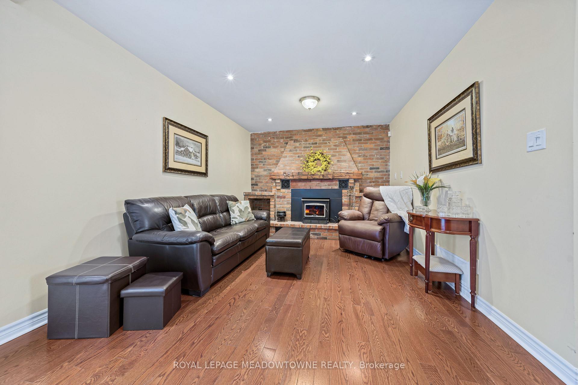 Photo 19 of 57 Dawson Crescent, Halton Hills, Georgetown — HOMEH
