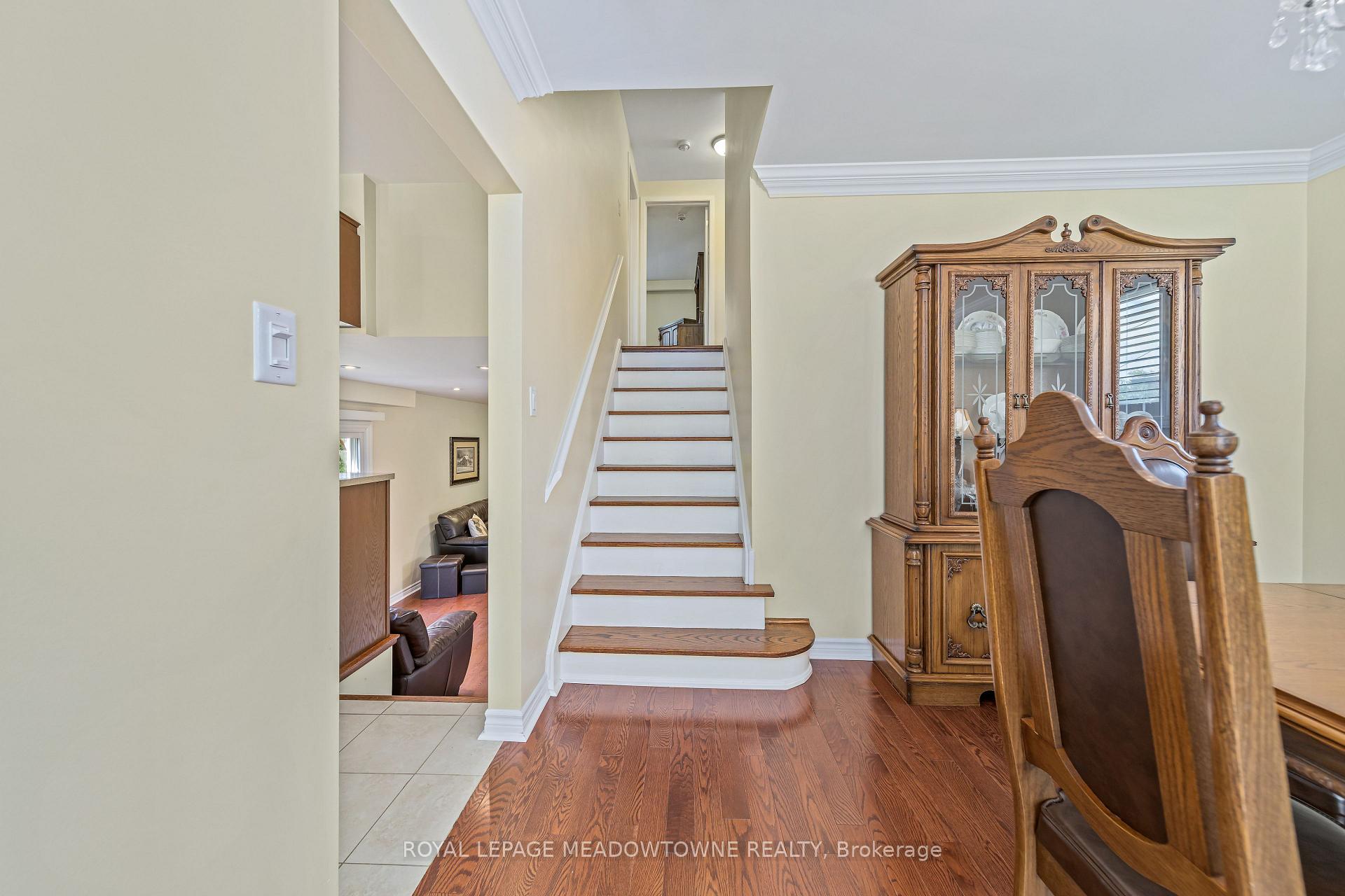 Photo 25 of 57 Dawson Crescent, Halton Hills, Georgetown — HOMEH