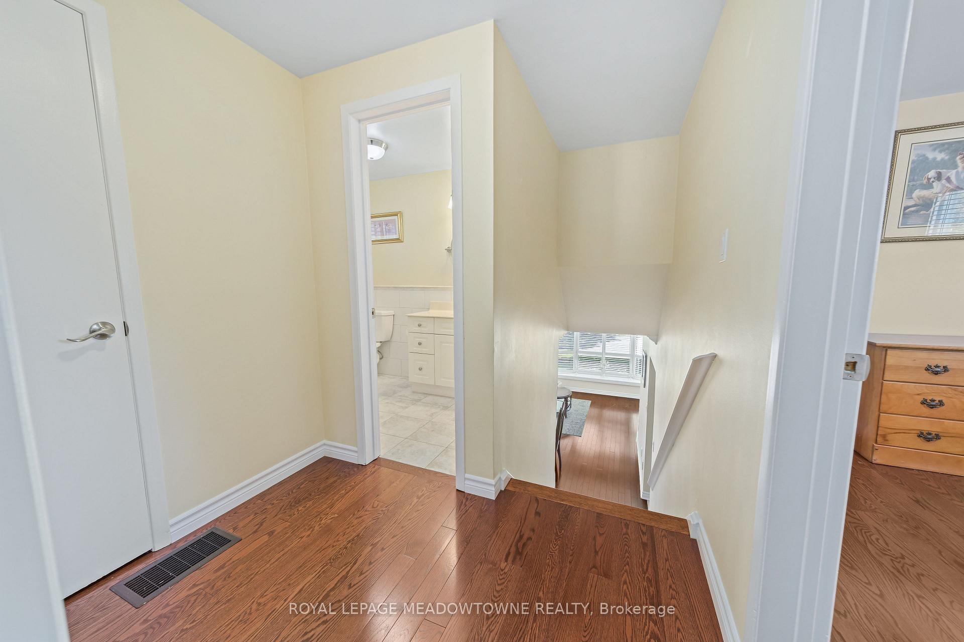 Photo 26 of 57 Dawson Crescent, Halton Hills, Georgetown — HOMEH