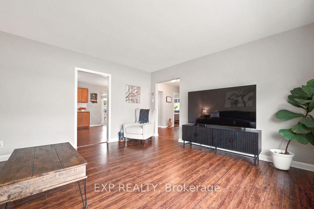 Photo 5 of 101 Grant Boulevard, Renfrew, Renfrew — HOMEH