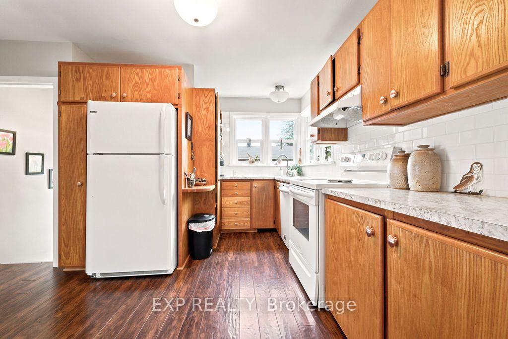 Photo 14 of 101 Grant Boulevard, Renfrew, Renfrew — HOMEH