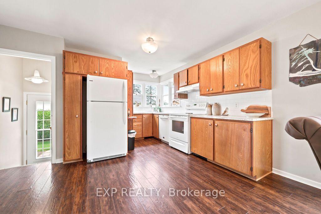 Photo 17 of 101 Grant Boulevard, Renfrew, Renfrew — HOMEH