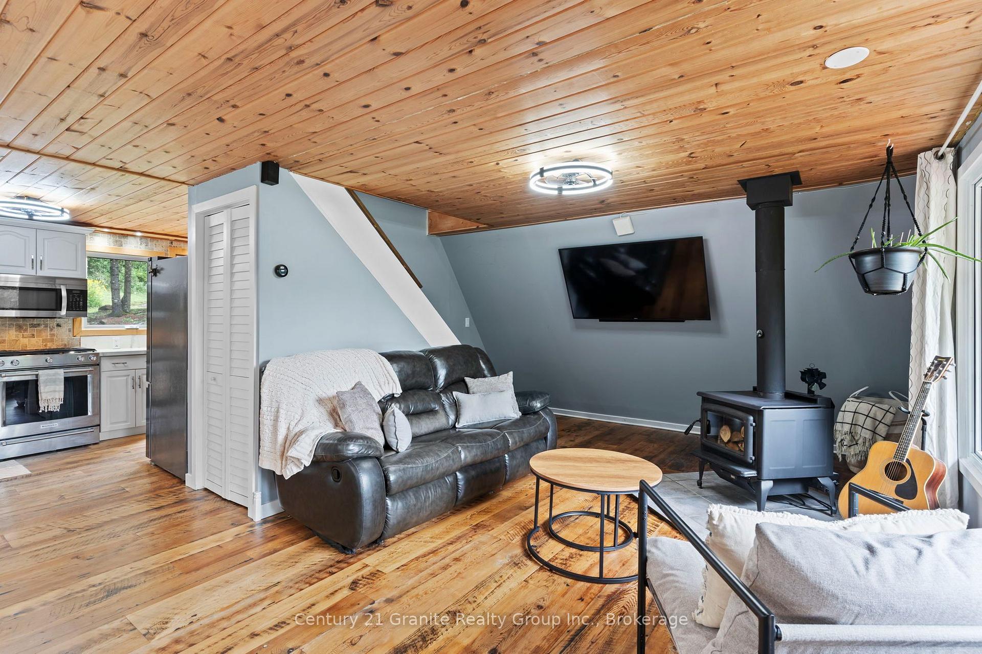 Photo 14 of 1452 Blairhampton Road, Minden Hills, Minden — HOMEH