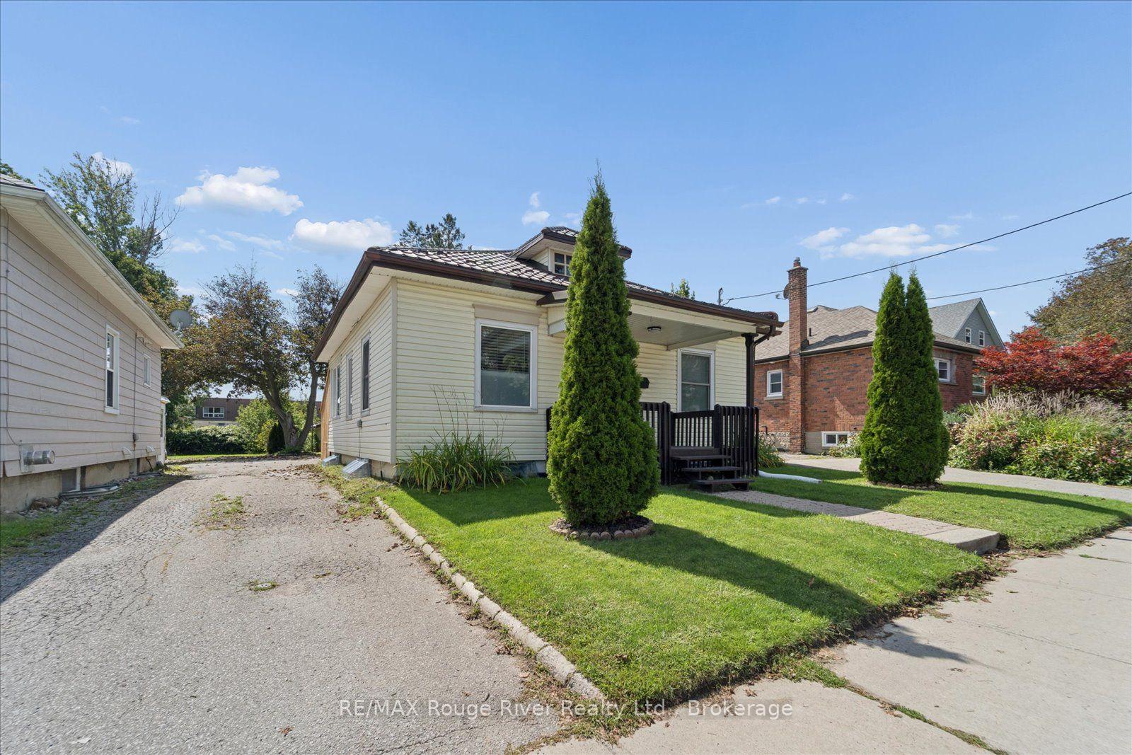 Photo 4 of 65 Church Street, Clarington, Bowmanville — HOMEH