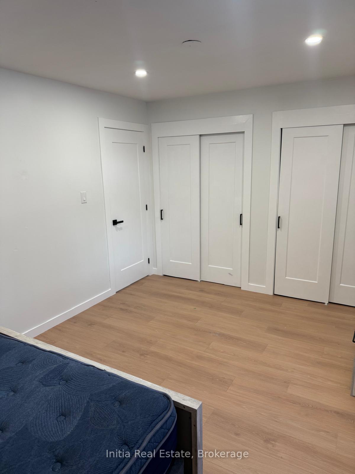 Photo 3 of 622 Elliott Crescent, Milton, Dorset Park — HOMEH