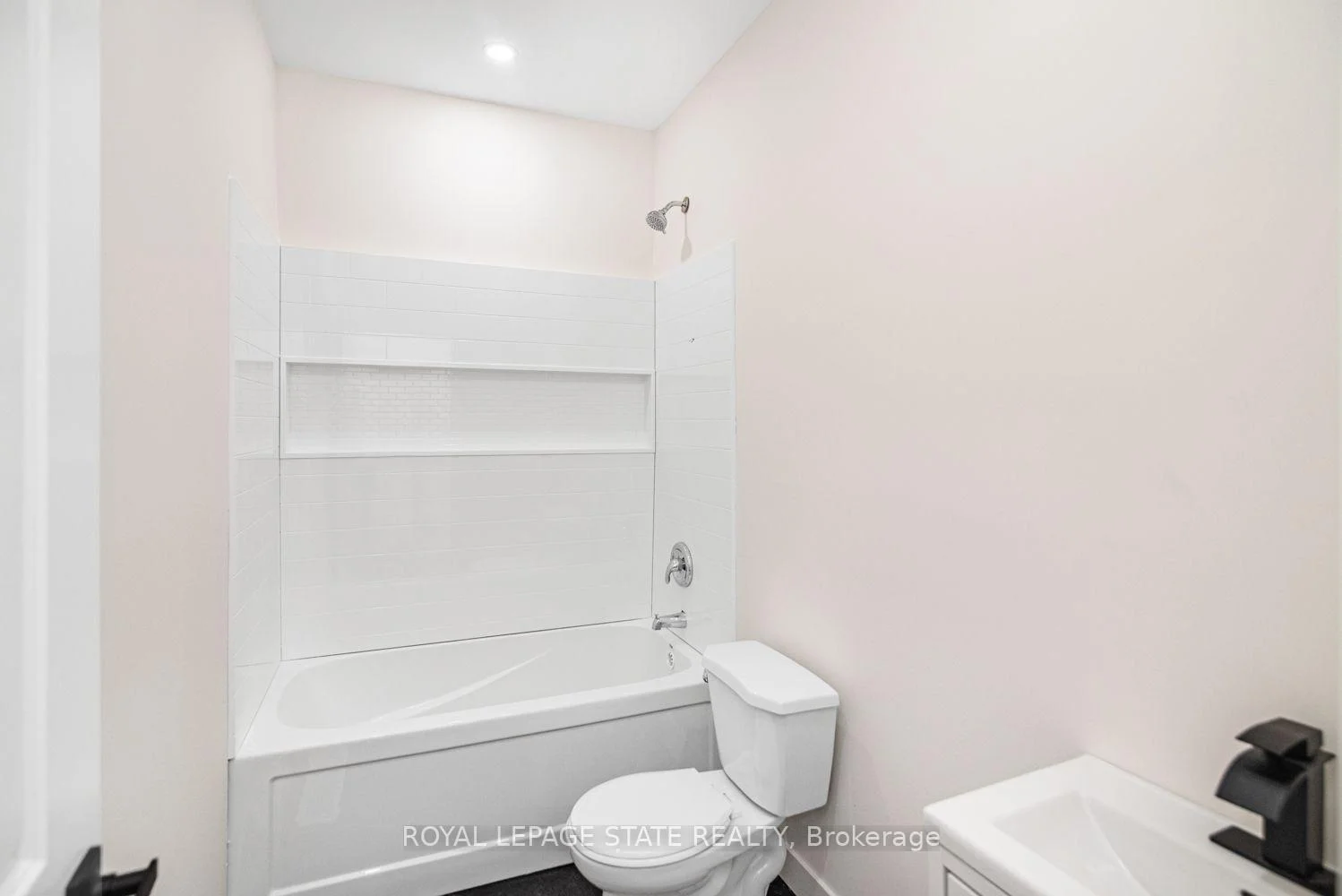 Photo 5 of 60 William Street, Hamilton, Landsdale — HOMEH