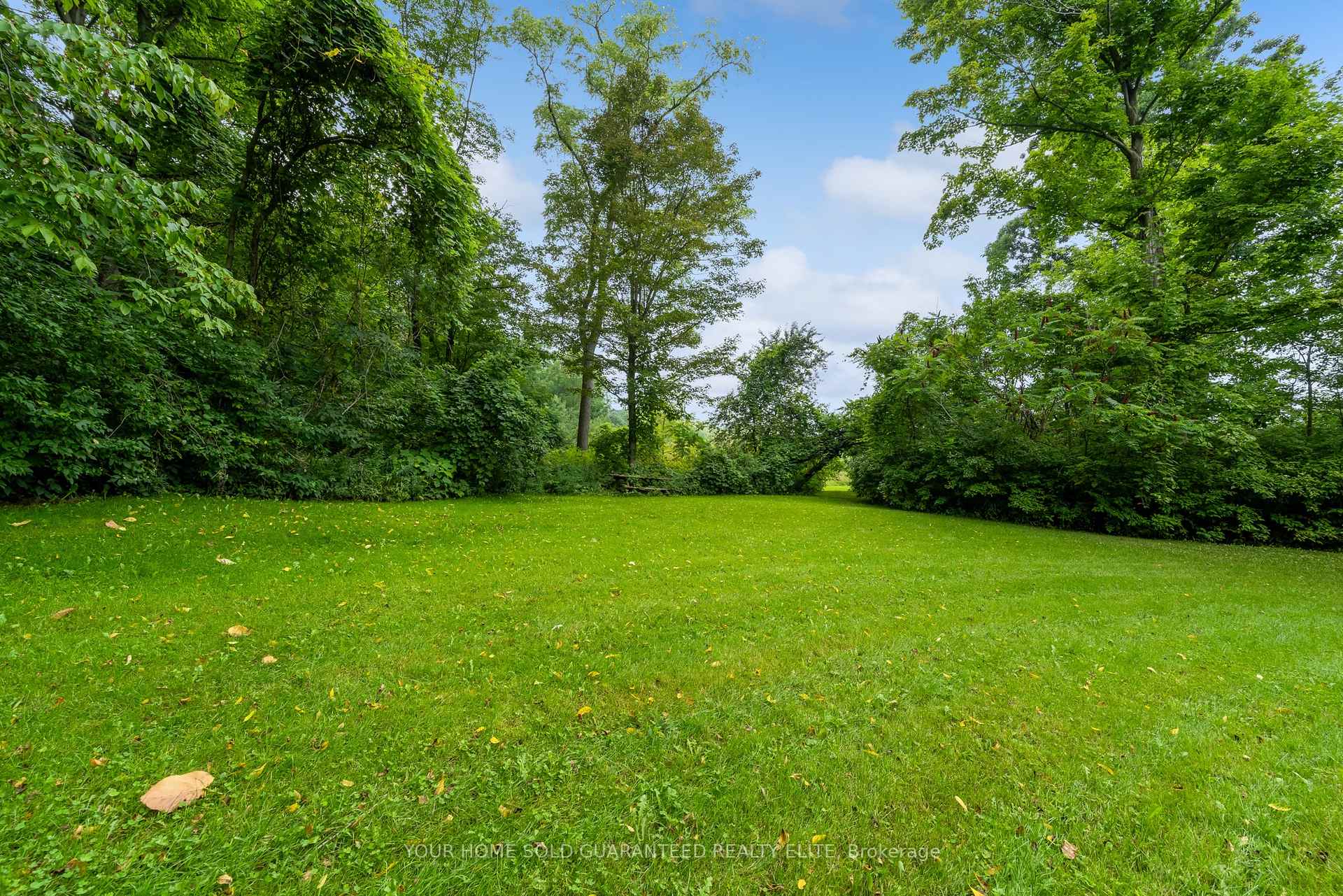 Photo 3 of 155 Ridge Road E, Grimsby, Grimsby Escarpment — HOMEH