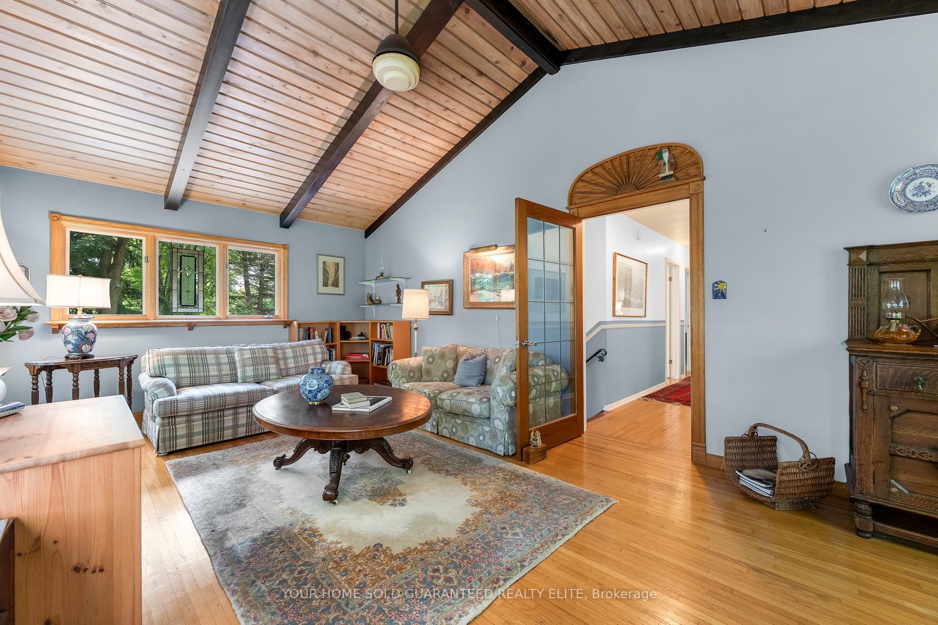 Photo 11 of 155 Ridge Road E, Grimsby, Grimsby Escarpment — HOMEH