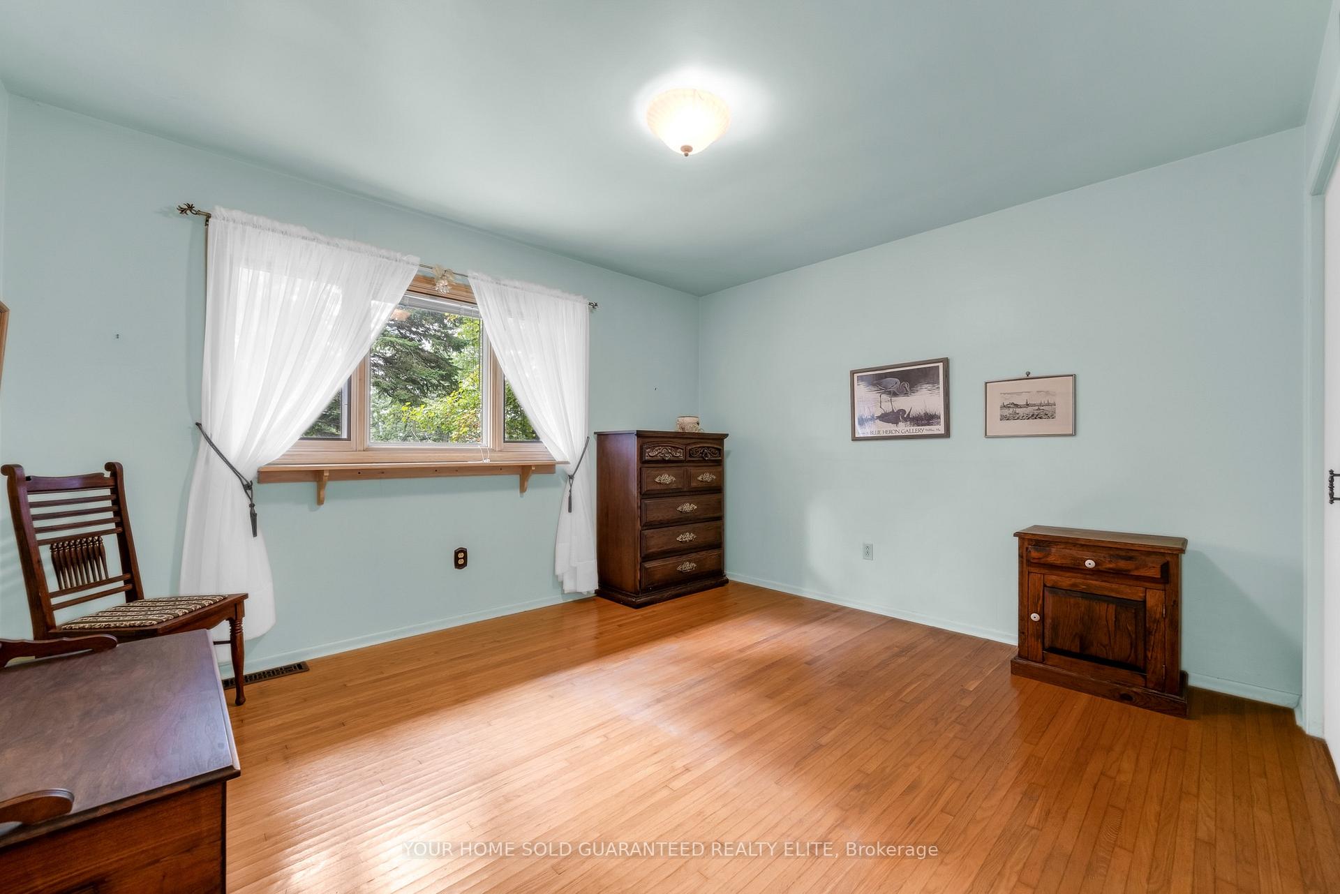 Photo 13 of 155 Ridge Road E, Grimsby, Grimsby Escarpment — HOMEH