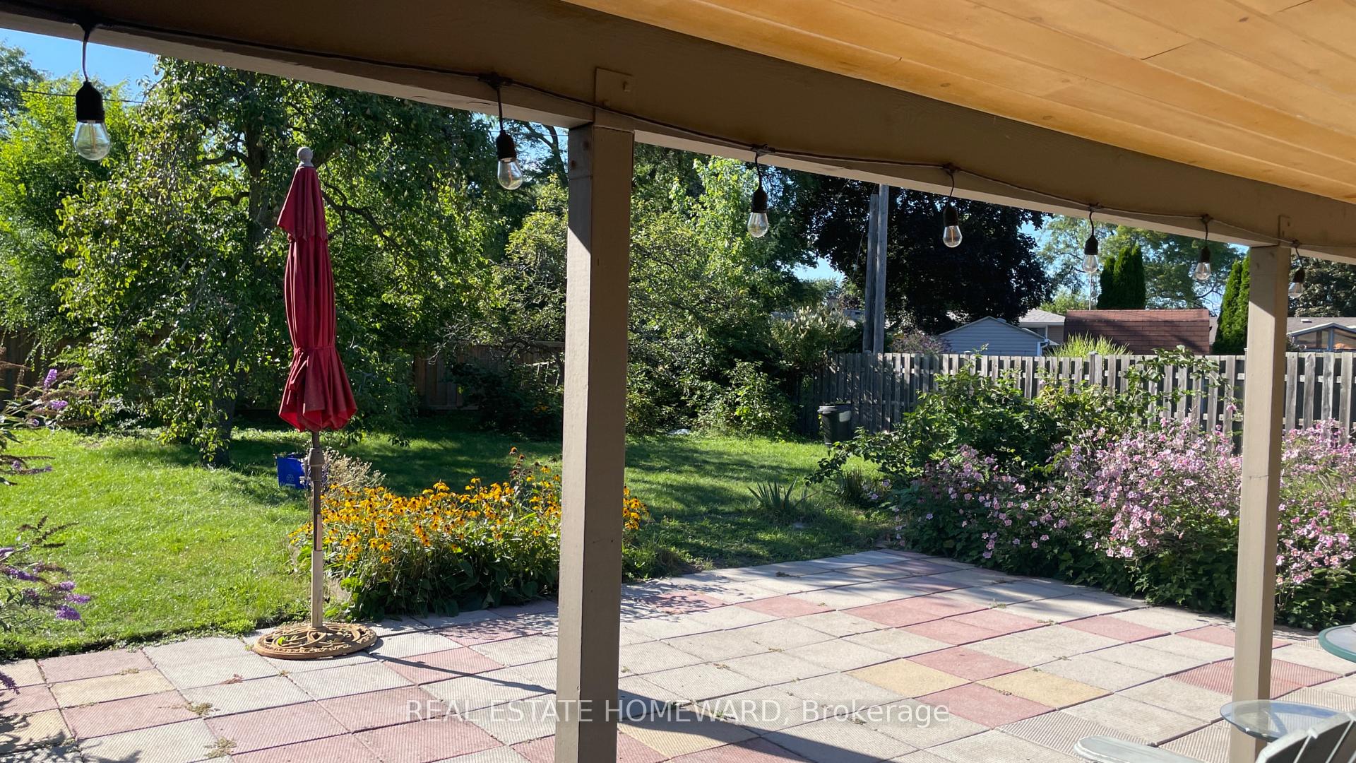 Photo 52 of 33 Strathcona Drive, St. Catharines, Vine/Linwell — HOMEH