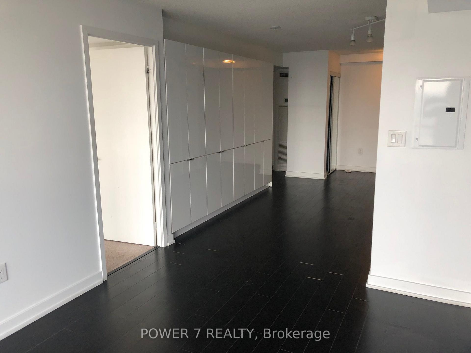 Photo 6 of Unit 2116, 15 Iceboat Terrace, Toronto, Waterfront Communities — HOMEH