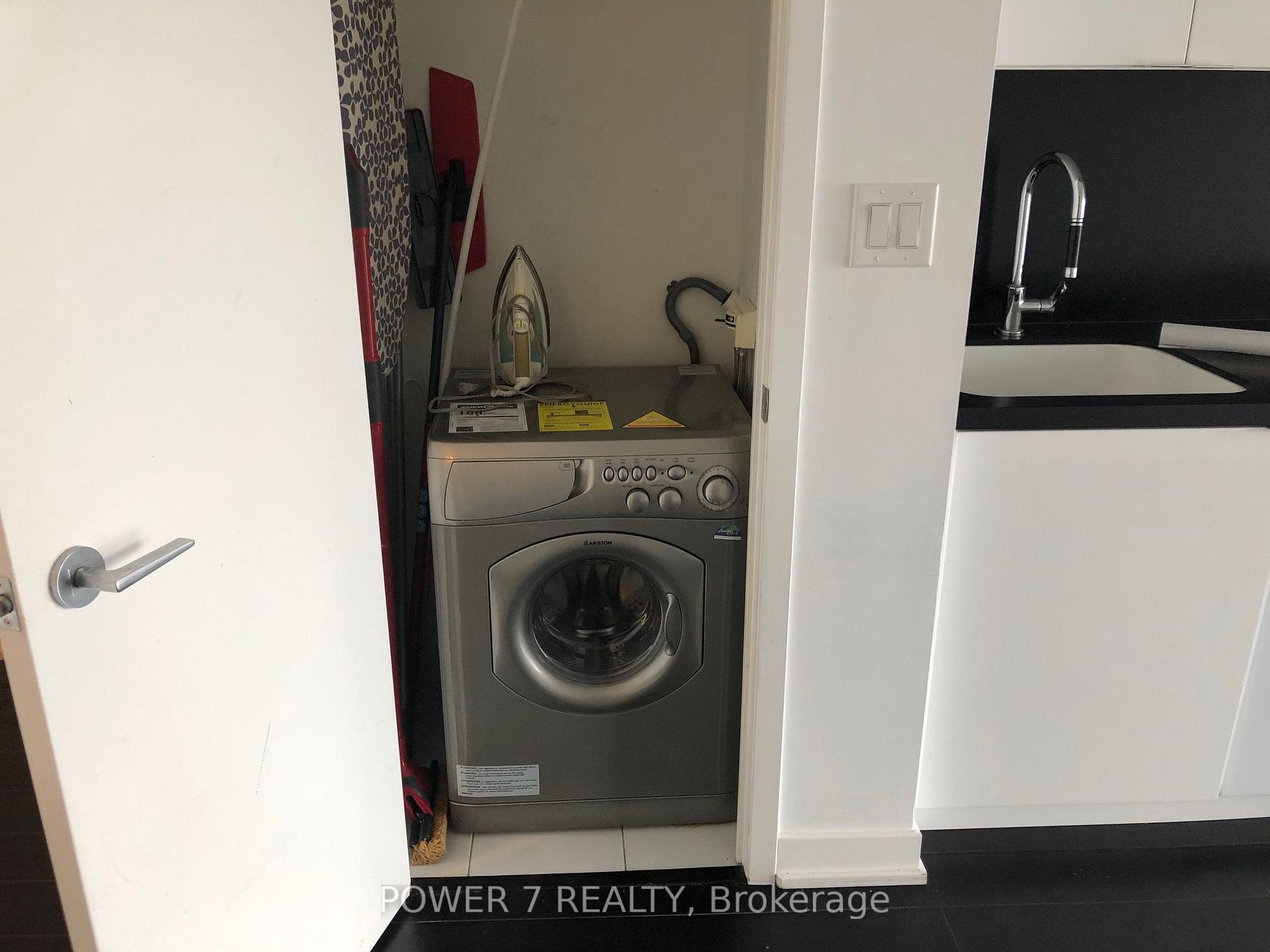 Photo 9 of Unit 2116, 15 Iceboat Terrace, Toronto, Waterfront Communities — HOMEH