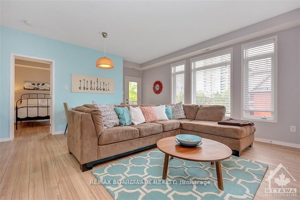 Photo 4 of Unit F, 300 Meilleur Private, Ottawa, Vanier — HOMEH