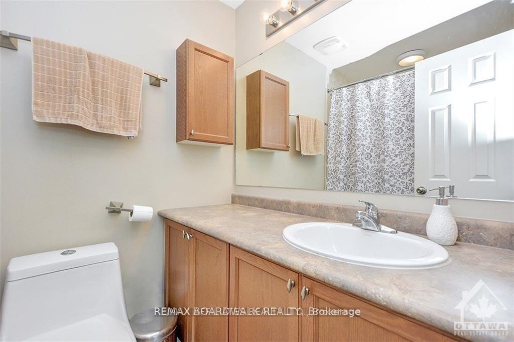 Photo 15 of Unit F, 300 Meilleur Private, Ottawa, Vanier — HOMEH